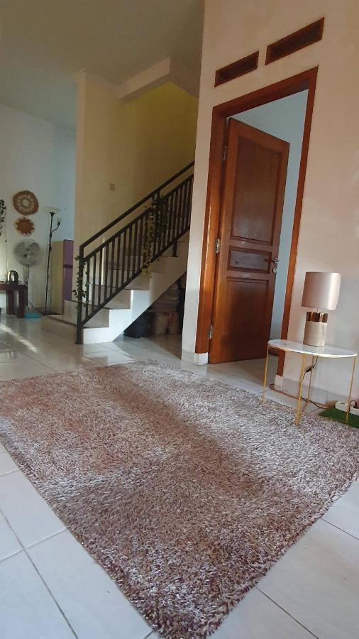 House In Bekasi Timur Βίλα Εξωτερικό φωτογραφία