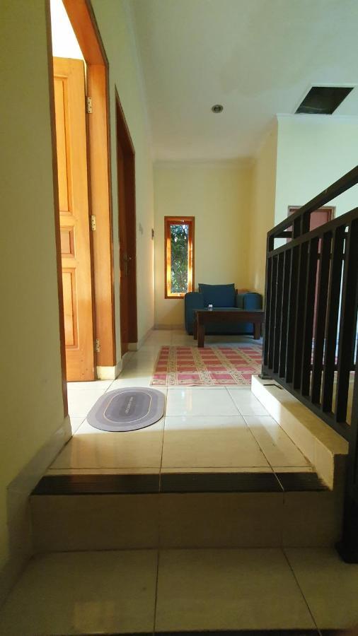 House In Bekasi Timur Βίλα Εξωτερικό φωτογραφία